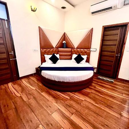 Hotel Woodcrest Zirakpur - Best Family Hotel By - A Unit Of Sidham Group Ngoại thất bức ảnh