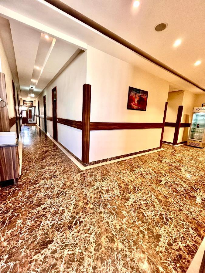 Hotel Woodcrest Zirakpur - Best Family Hotel By - A Unit Of Sidham Group Ngoại thất bức ảnh