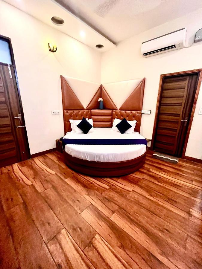Hotel Woodcrest Zirakpur - Best Family Hotel By - A Unit Of Sidham Group Ngoại thất bức ảnh