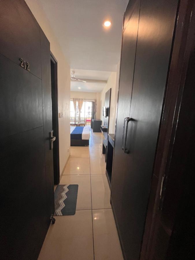 Hotel Woodcrest Zirakpur - Best Family Hotel By - A Unit Of Sidham Group Ngoại thất bức ảnh